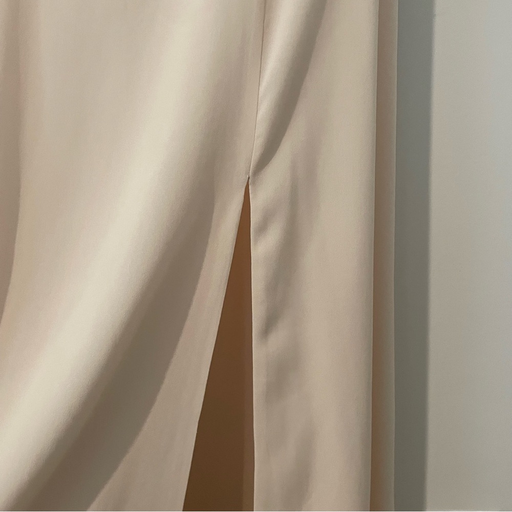 Fame and Partners Cream Gown Off the Shoulder Fitted Waist Size M High Slit - Picture 10 of 16